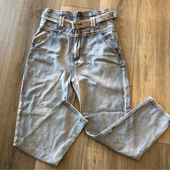NWT Forever21  high waisted jeans with belt size medium - Picture 1 of 4